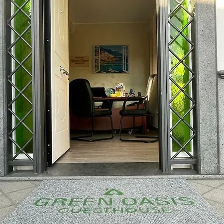 Oasis בית הארחה 3*